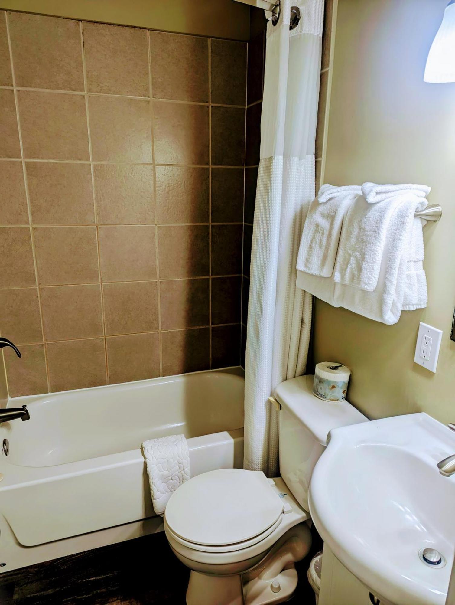 Alpine Inn&Suites Nelson Esterno foto