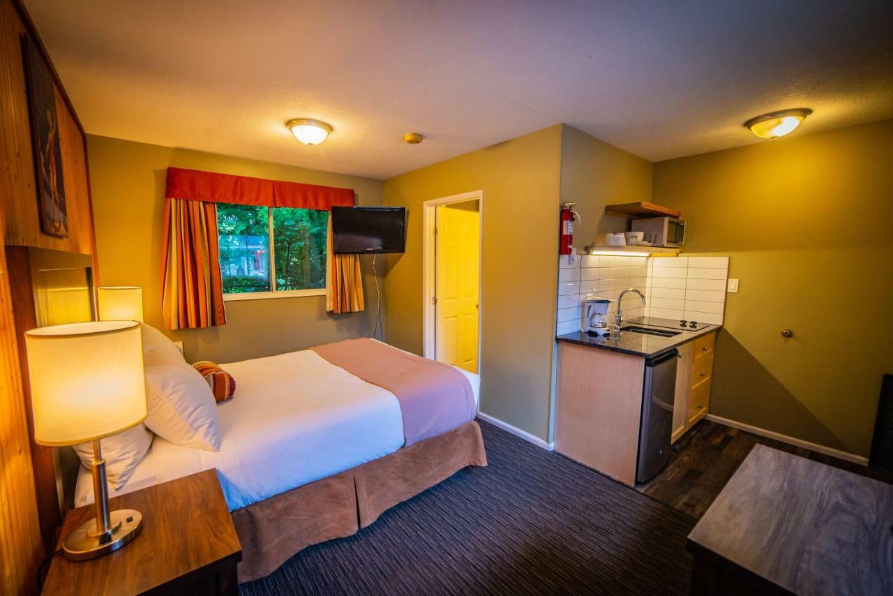 Alpine Inn&Suites Nelson Esterno foto